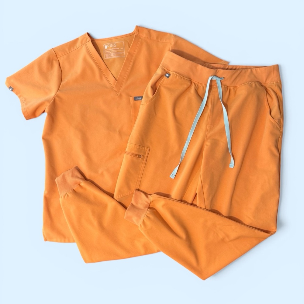 FIGS | Shaka Orange Set: Catarina Top/Zamora Bottom